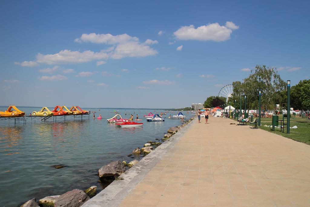 Bamboo Wellness Apartment Siófok Zewnętrze zdjęcie